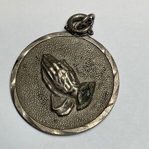 Vintage Sterling Silver Maguire Sterling Raised  Praying Hands 🙏 Pendant